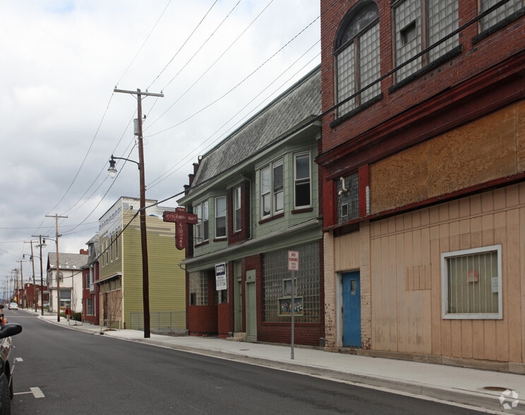 218-222 Virginia Ave, Cumberland, MD for lease - Building Photo - Image 1 of 4