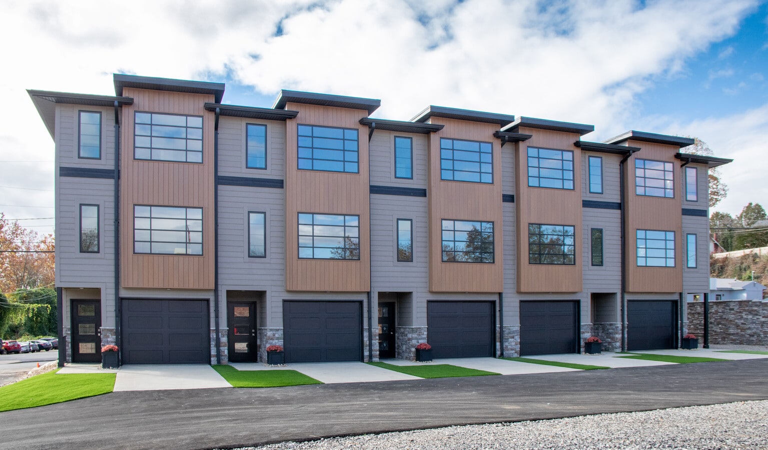 577 English St, Bristol, TN 37620 - Unit 0 -  - Interior Photo - Image 1 of 24