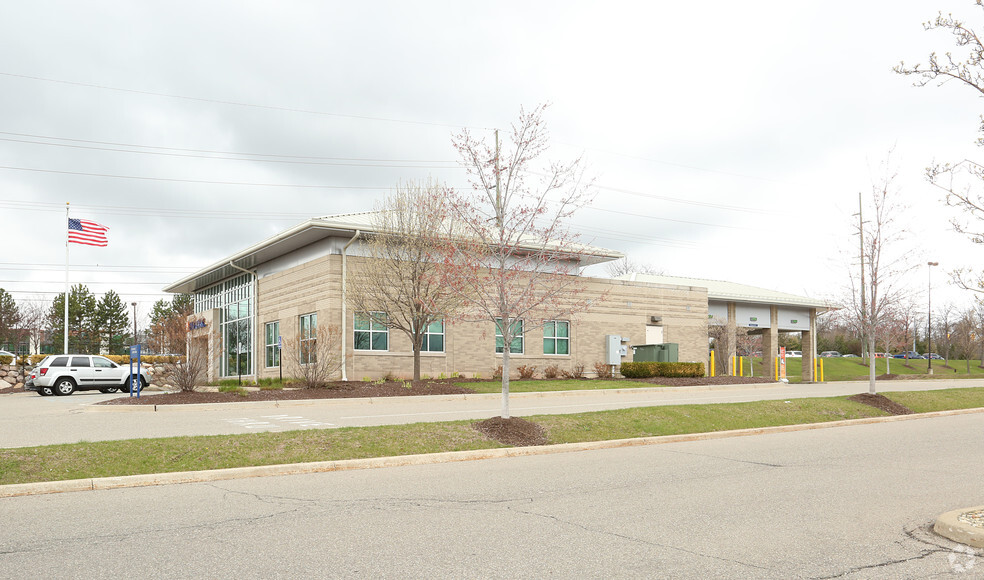 19450 Haggerty Rd, Livonia, MI for lease - Building Photo - Image 2 of 4