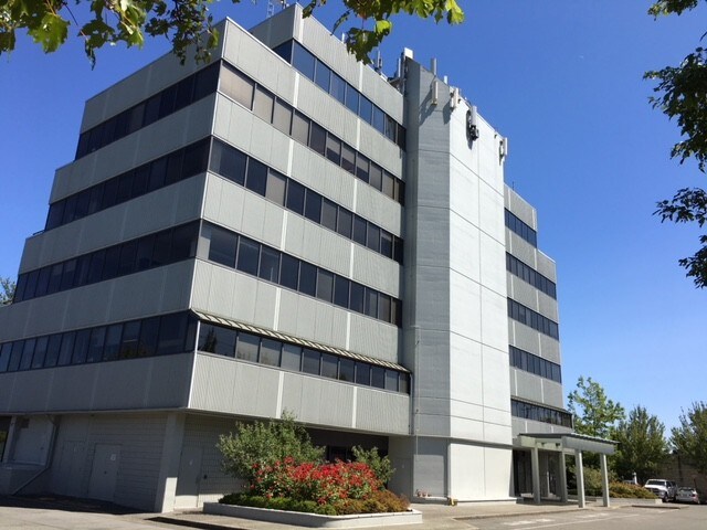 3795 Carey Rd, Saanich, BC for lease - Building Photo - Image 3 of 4
