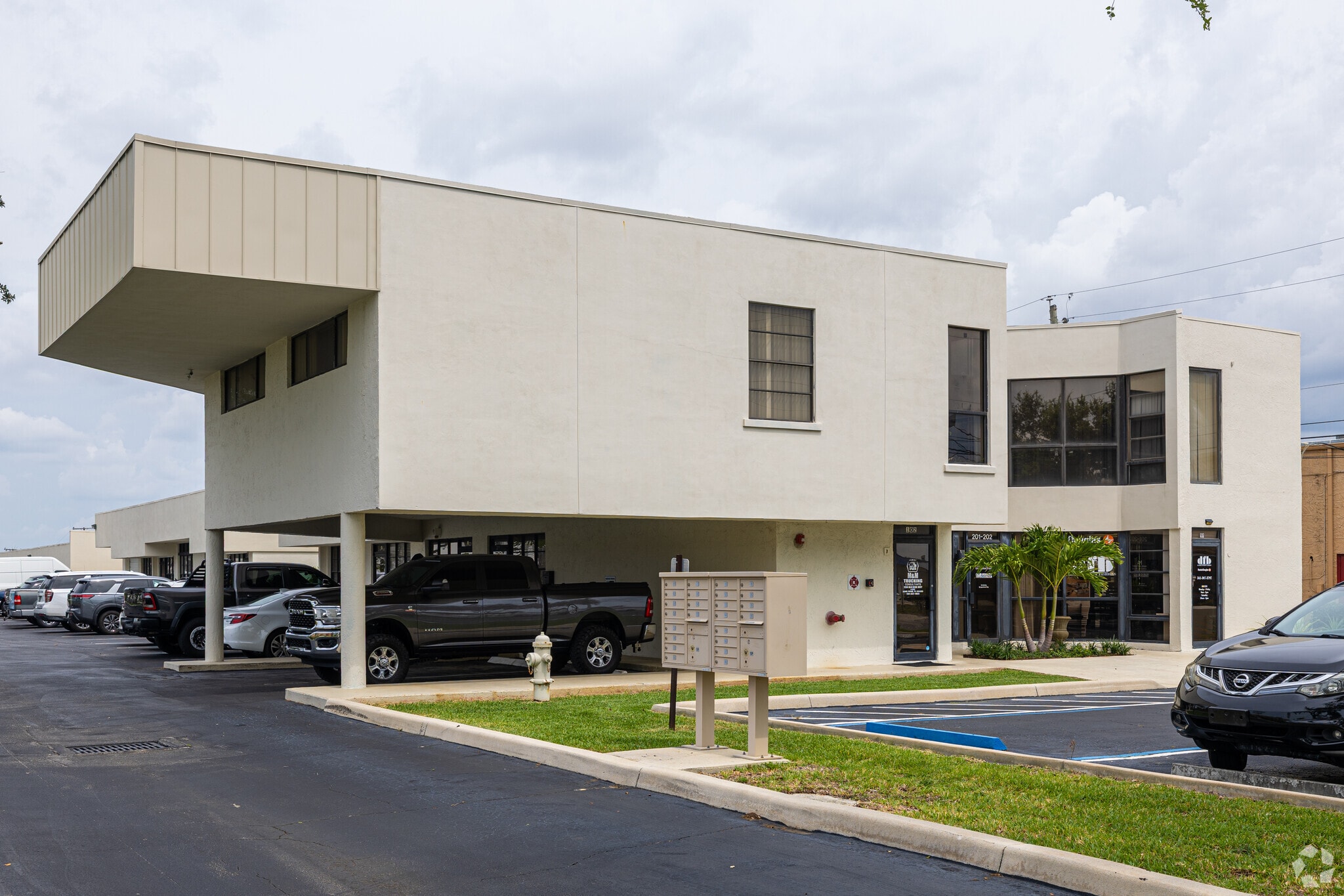1194 Old Dixie Hwy, Lake Park, FL for lease Primary Photo- Image 1 of 7