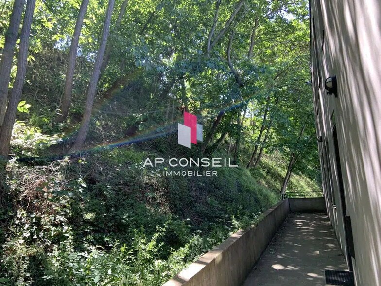 Flex in SAINT CYR L ECOLE for lease - Building Photo - Image 3 of 8