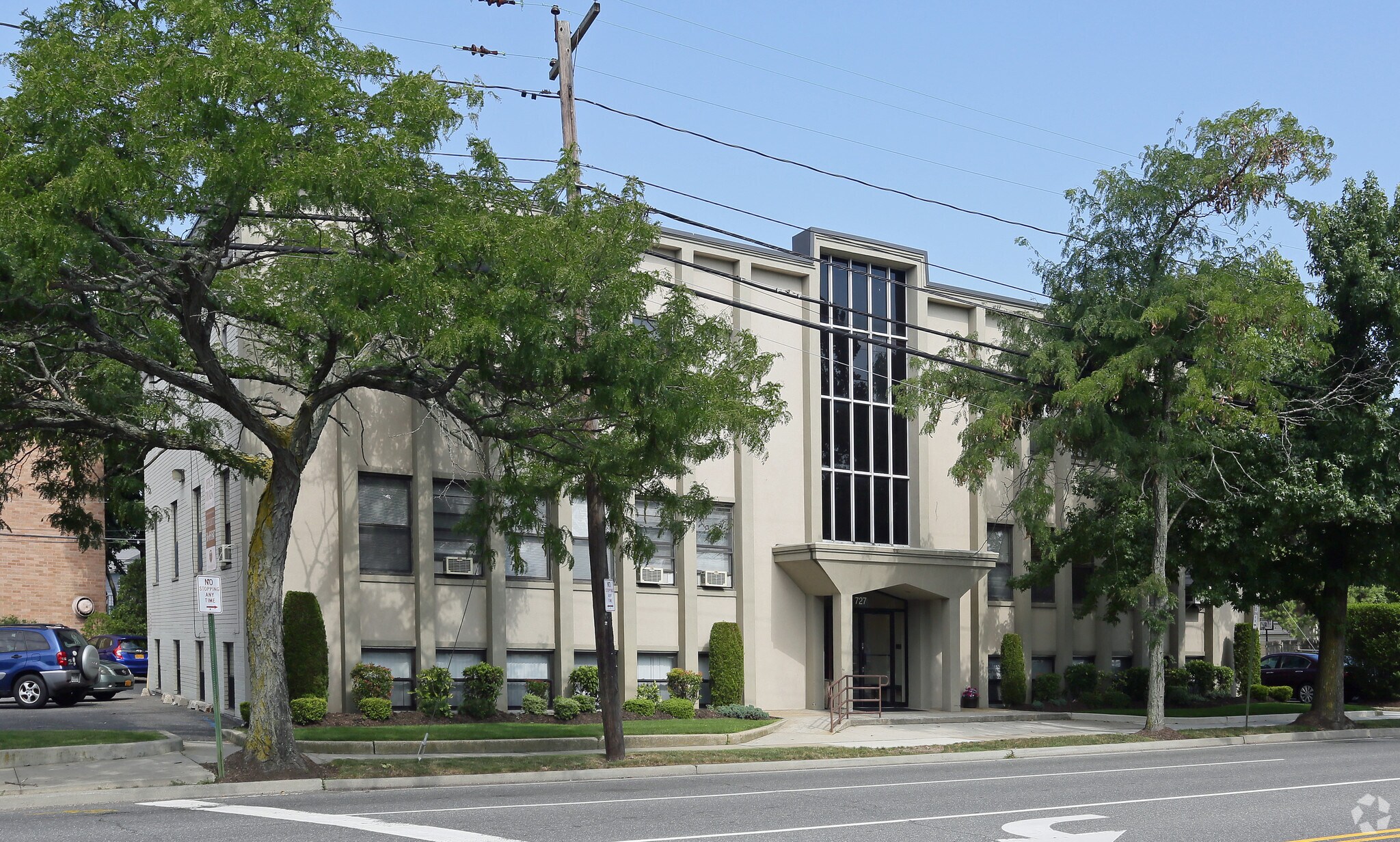 727 N Broadway, Massapequa, NY for sale Primary Photo- Image 1 of 1