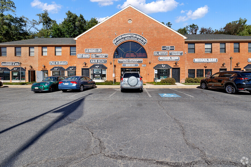 8626-8630 Lee Hwy, Fairfax, VA for lease - Building Photo - Image 3 of 17