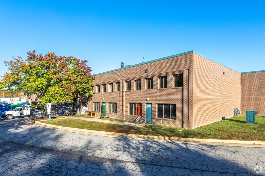 8536 Terminal Rd, Lorton, VA 22079