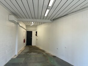 142 Wyong Rd, Killarney Vale for lease Interior Photo- Image 1 of 3