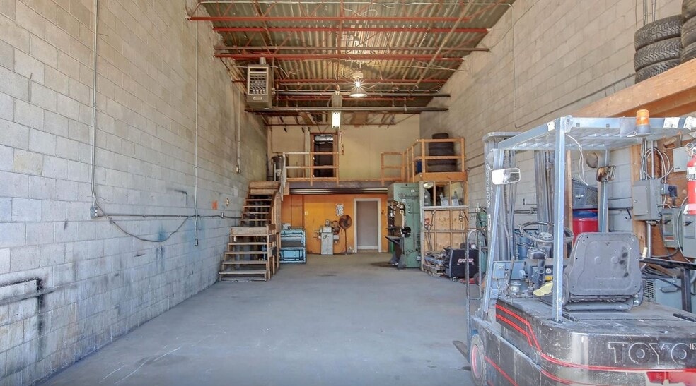 5359 Timberlea Blvd, Mississauga, ON for sale - Interior Photo - Image 2 of 10