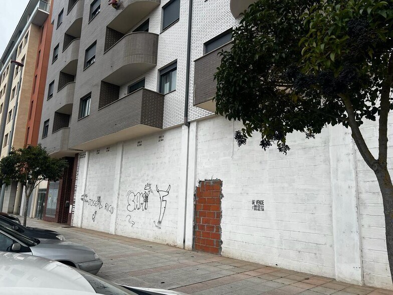 Retail in Ponferrada for sale - Building Photo - Image 3 of 16