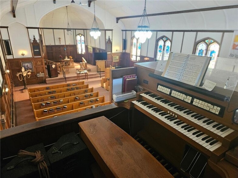 113 Main St W, Milltown, WI for sale - Interior Photo - Image 3 of 35