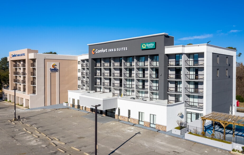 115 Lake Ave, Spring Lake, NC for sale - Primary Photo - Image 2 of 17