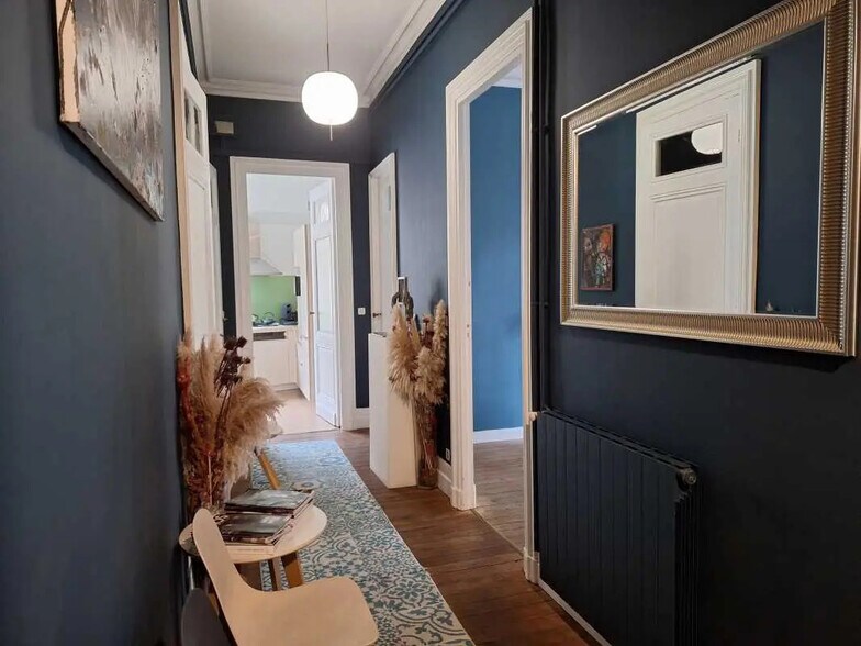 Office in Bordeaux for sale - Interior Photo - Image 3 of 8