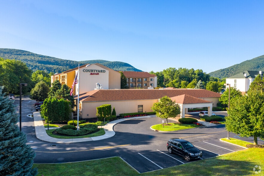 17 Westage Dr, Fishkill, NY 12524