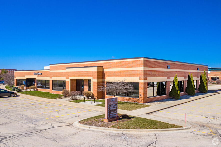 5202 Eastpark Blvd, Madison, WI for lease - Primary Photo - Image 2 of 6