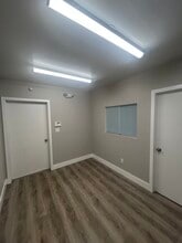 2591-2595 NW 4th Ct, Fort Lauderdale, FL for lease Building Photo- Image 1 of 5