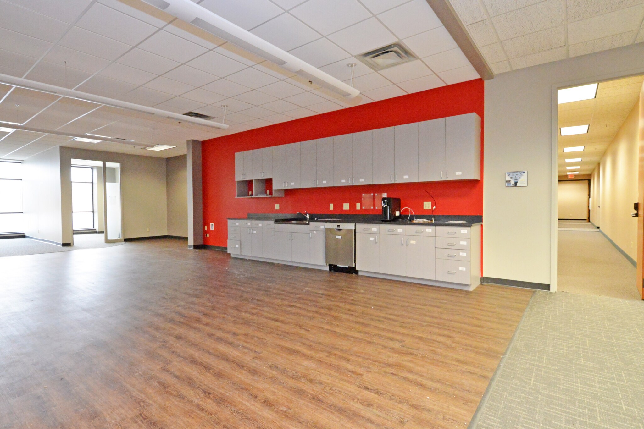 2277 W Highway 36, Roseville, MN for lease Interior Photo- Image 1 of 6