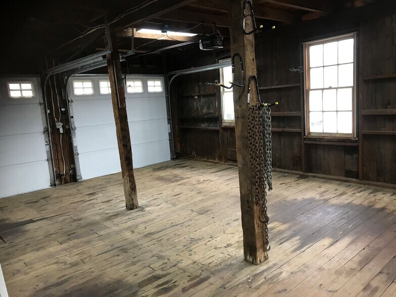 16 Wire Mill Rd, Stamford, CT for sale - Primary Photo - Image 1 of 1