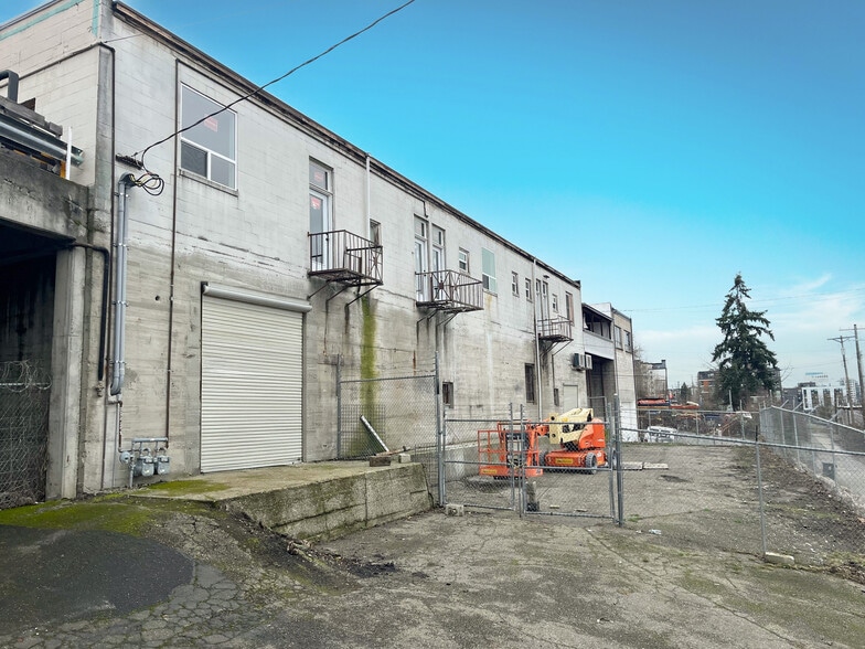 2325-2333 Tacoma Ave S, Tacoma, WA for lease - Building Photo - Image 2 of 5