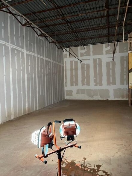 20020-20128 Cortez Blvd, Brooksville, FL for lease - Interior Photo - Image 2 of 6