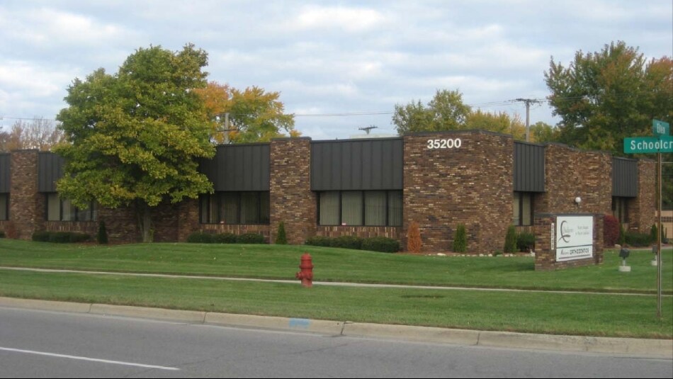 35200 Schoolcraft Rd, Livonia, MI 48150 Metro Professional Center