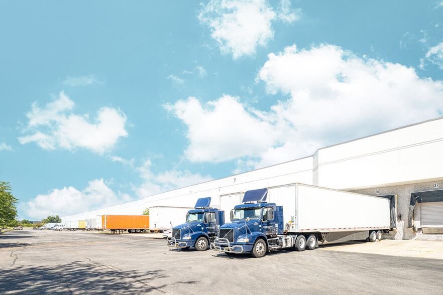 1614-1634 Westbelt Dr, Columbus, OH for lease - Building Photo - Image 3 of 12