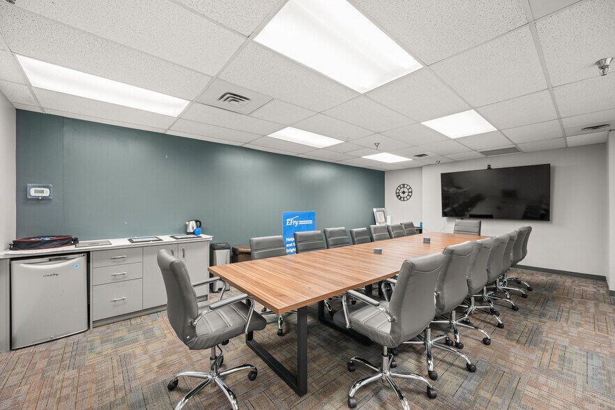 93 Sixth St, New Westminster, BC for sale - Building Photo - Image 3 of 16