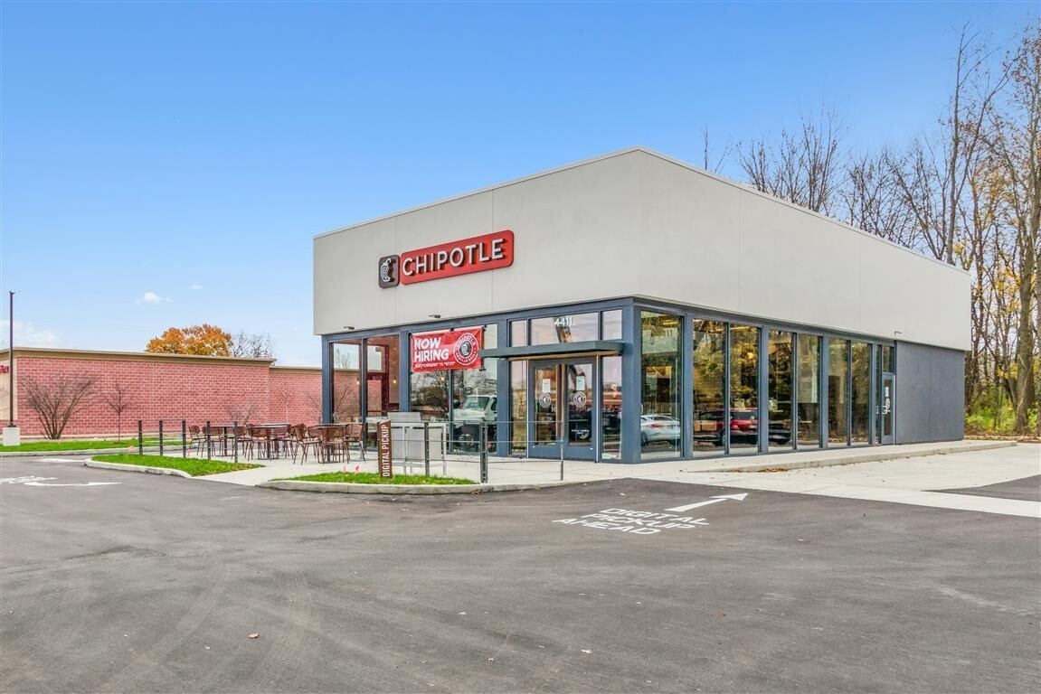 4411 Lincolnway E, Mishawaka, IN 46544 Chipotle