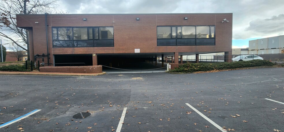 1 Michael Ave, Farmingdale, NY for lease - Building Photo - Image 2 of 32