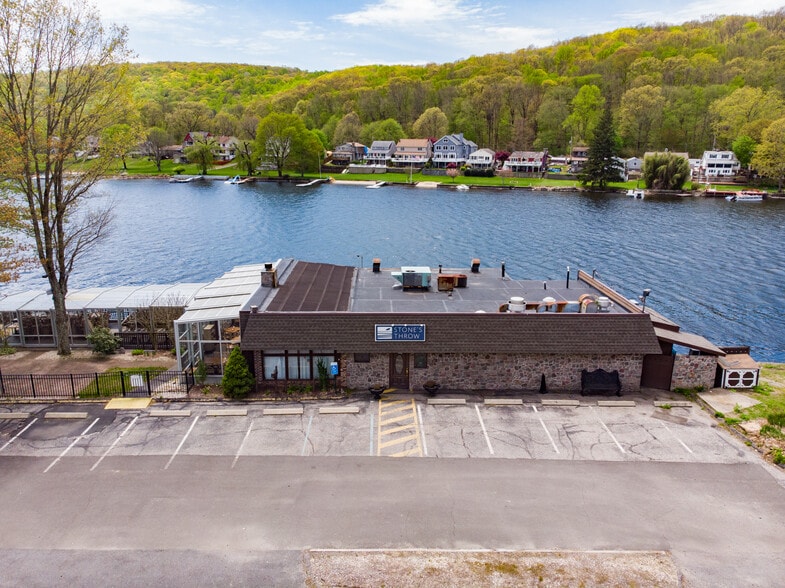 337 Roosevelt Dr, Seymour, CT 06483