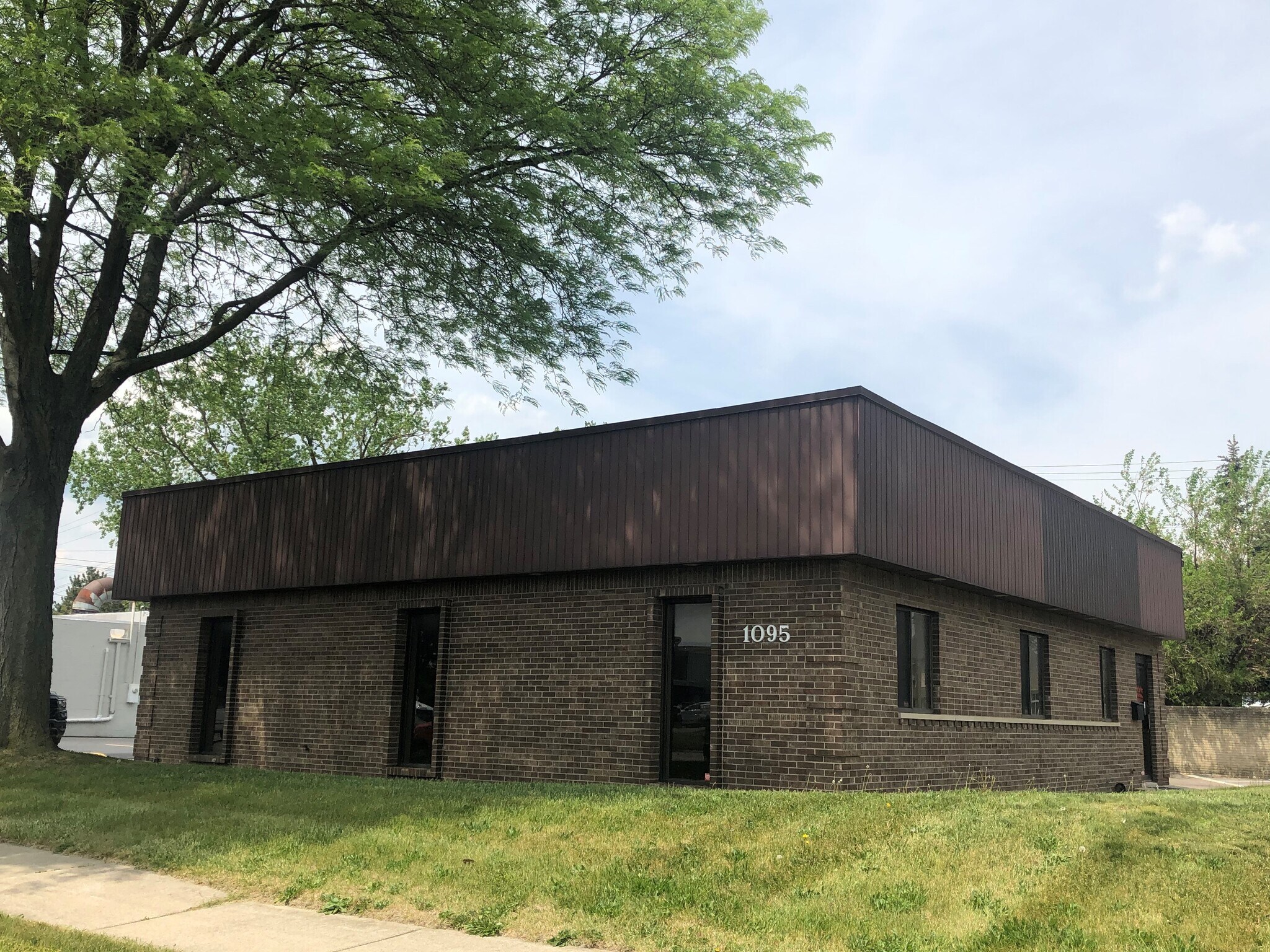 1095 E Maple Rd, Troy, MI for sale Building Photo- Image 1 of 1
