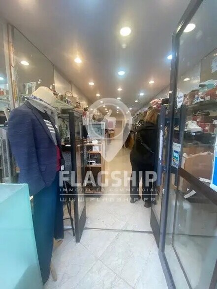 Retail in Paris for lease - Interior Photo - Image 2 of 6