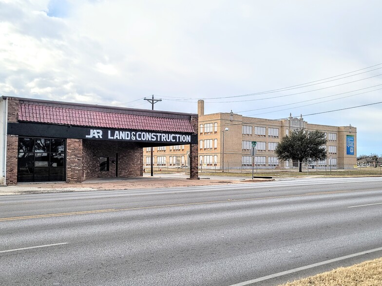 1583 S 1st St, Abilene, TX for sale - Primary Photo - Image 1 of 22