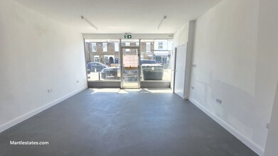 129 East Barnet Rd, Barnet for lease Interior Photo- Image 2 of 4