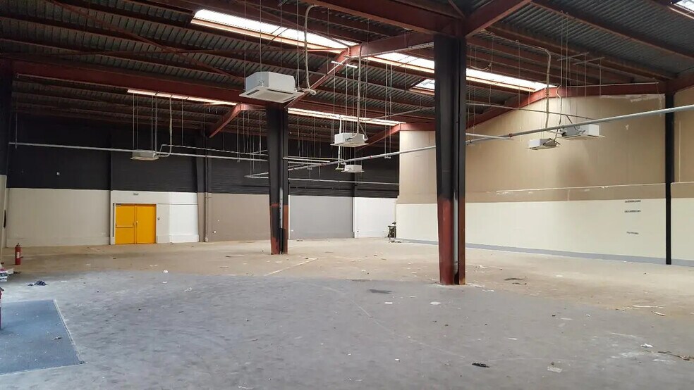 Retail in GONFREVILLE-L'ORCHER for lease - Building Photo - Image 2 of 4