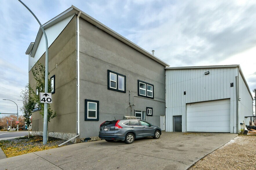 9903 76th Ave NW, Edmonton, AB for sale - Building Photo - Image 3 of 10