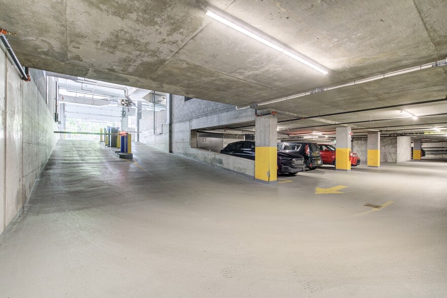 5773-5781 Boul Gouin O, Montréal, QC for lease - Building Photo - Image 2 of 16