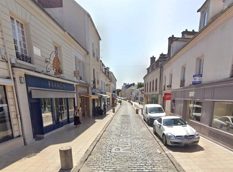 Retail in Clairefontaine-en-Yvelines for lease - Building Photo - Image 2 of 3