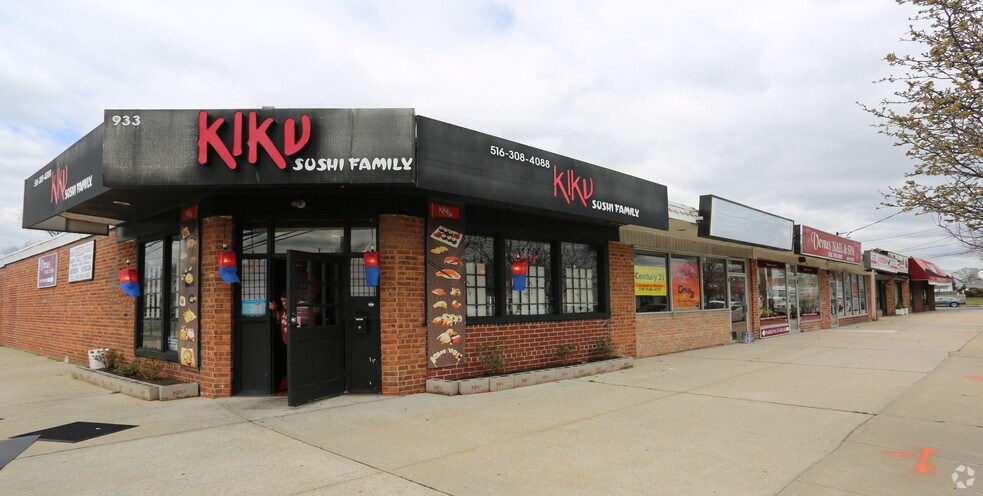 933-939 N Broadway, Massapequa, NY for sale - Building Photo - Image 1 of 1