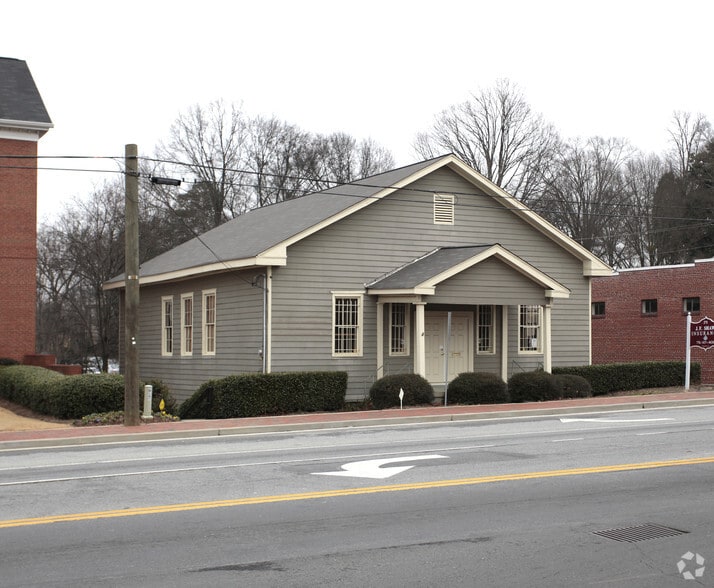 271 NE Roswell St, Marietta, GA for lease - Primary Photo - Image 1 of 9