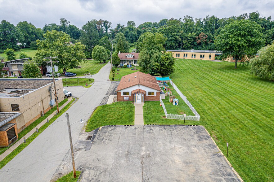 2420 Greenock Buena Vista Rd, Mckeesport, PA for sale - Building Photo - Image 2 of 29