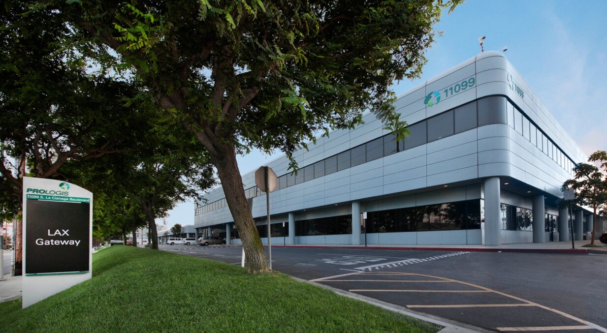 11099 S La Cienega Blvd, Los Angeles, CA 90045 LAX Gateway Building
