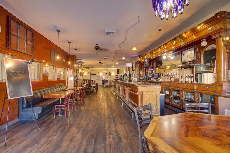 135 N Nehalem St, Clatskanie, OR for sale - Interior Photo - Image 1 of 1