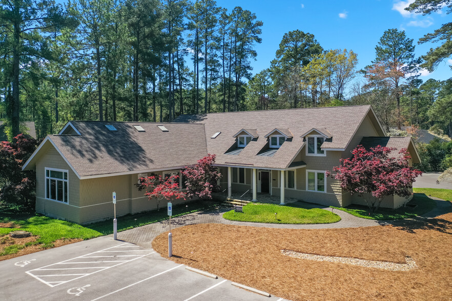 140 Applecross Rd, Pinehurst, NC for sale - Building Photo - Image 1 of 18