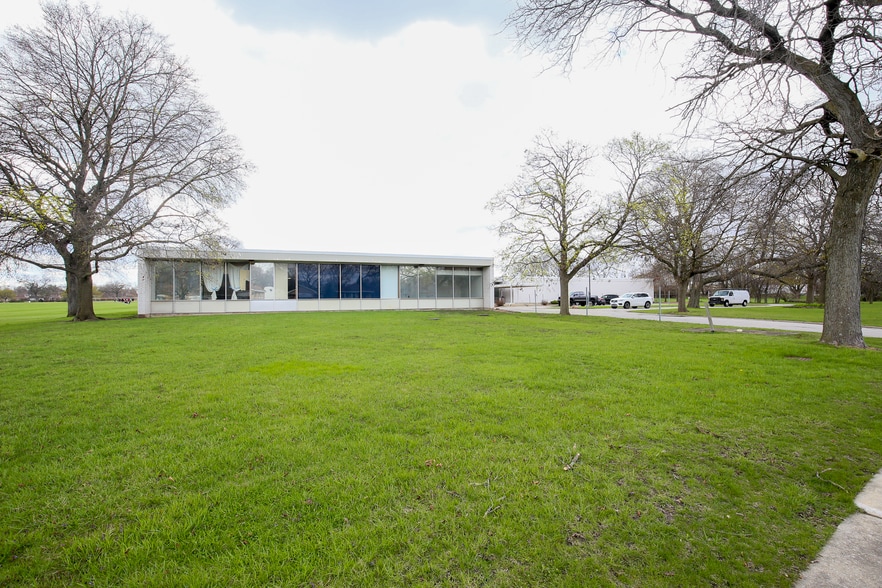 646 Chicago Rd, Chicago Heights, IL for lease - Building Photo - Image 3 of 37