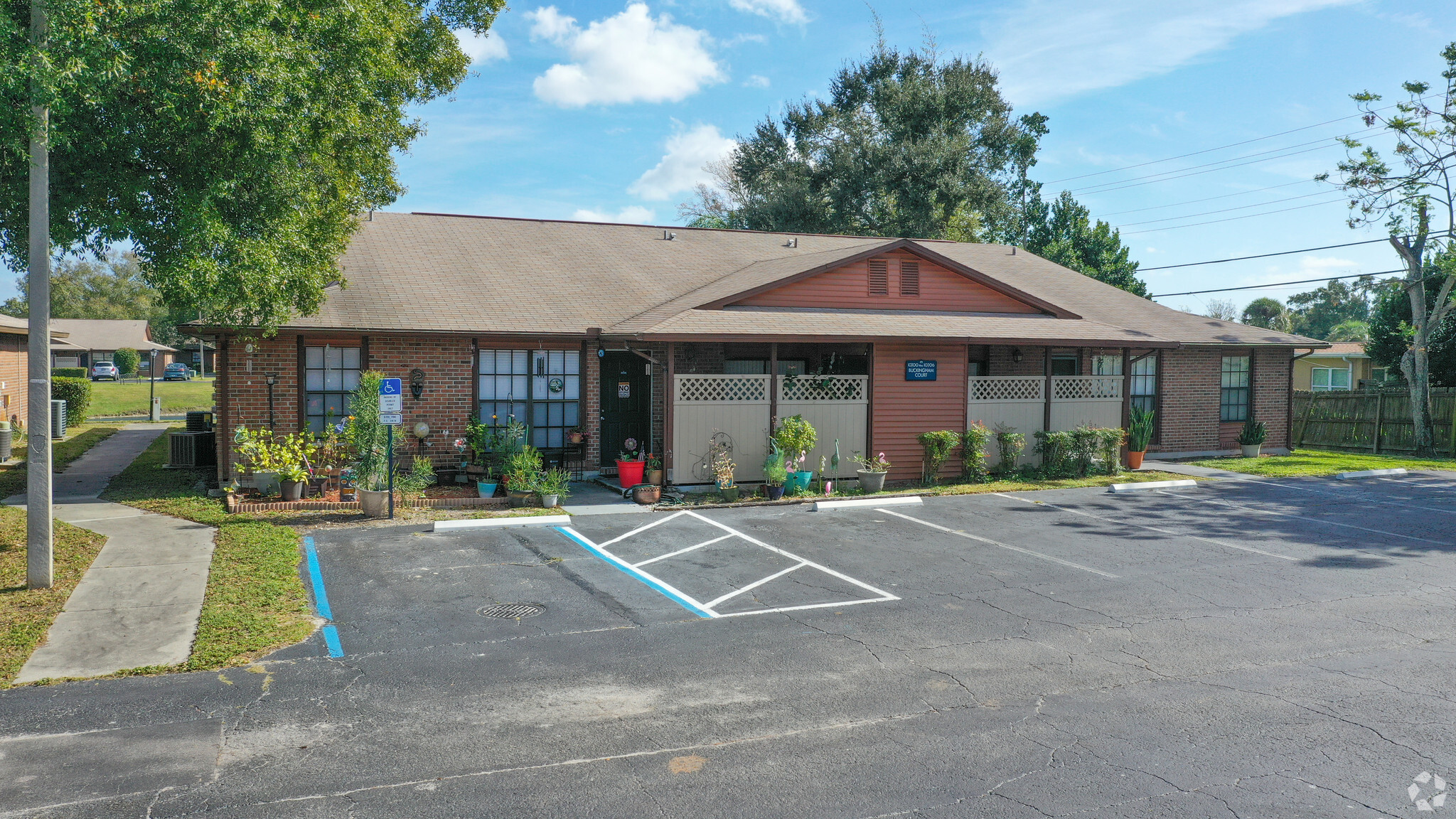 7110 Tudor Ln, Port Richey, FL for sale Primary Photo- Image 1 of 1