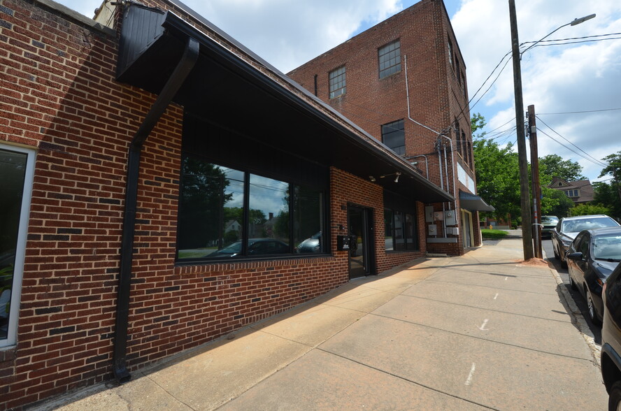 11 Brookstown Ave, Winston-Salem, NC for lease - Building Photo - Image 1 of 10