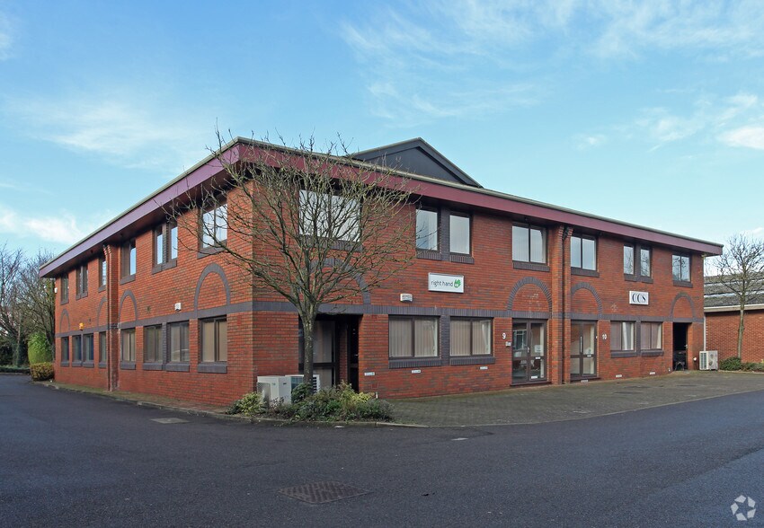Coronation Rd, High Wycombe for lease - Building Photo - Image 3 of 6
