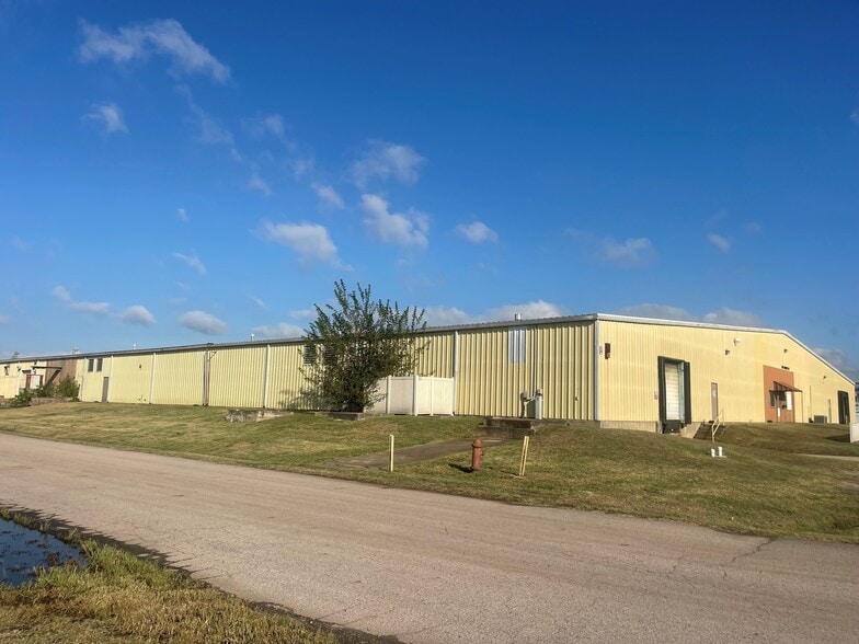 810 S 28th St, Van Buren, AR for lease - Building Photo - Image 3 of 11