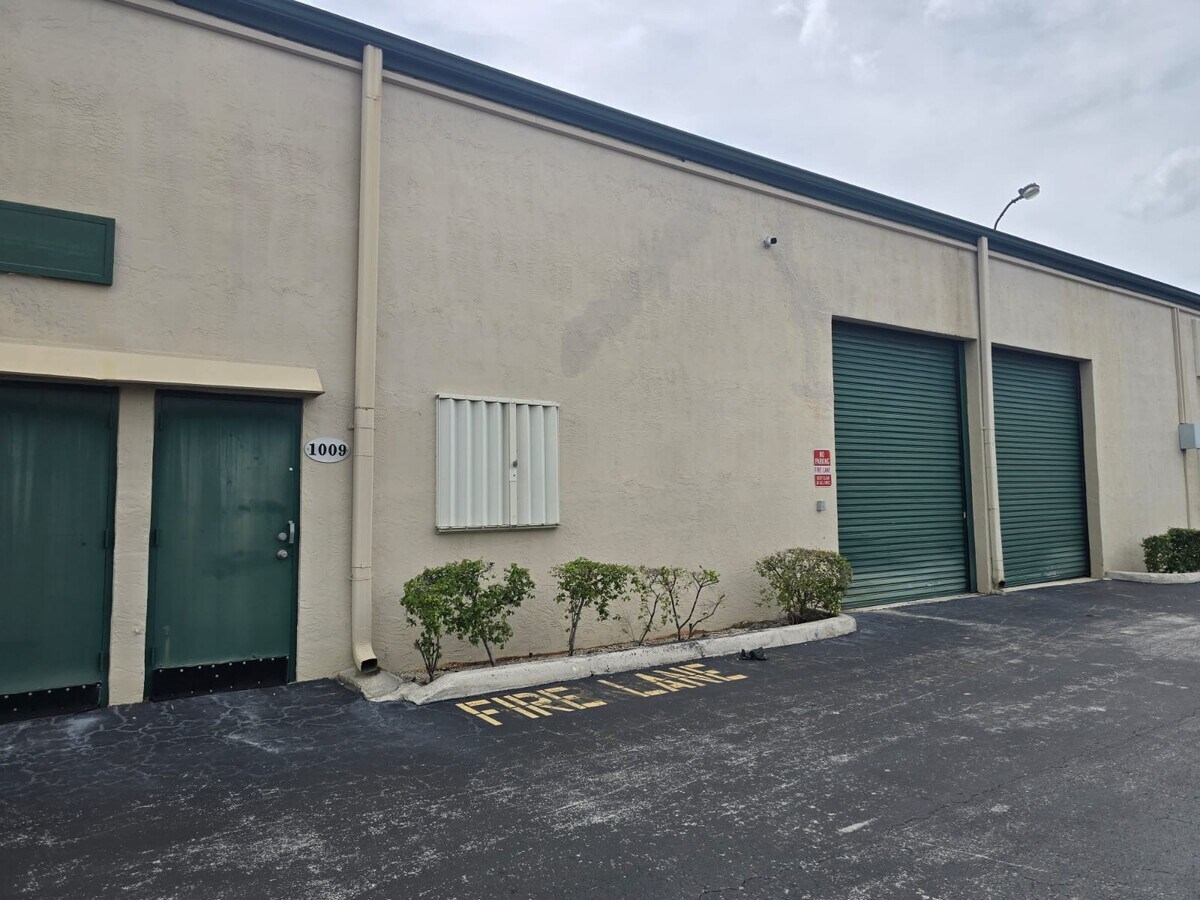 1791 Blount Rd, Pompano Beach, FL 33069 - Unit 1006/1009 -  - Interior Photo - Image 1 of 22