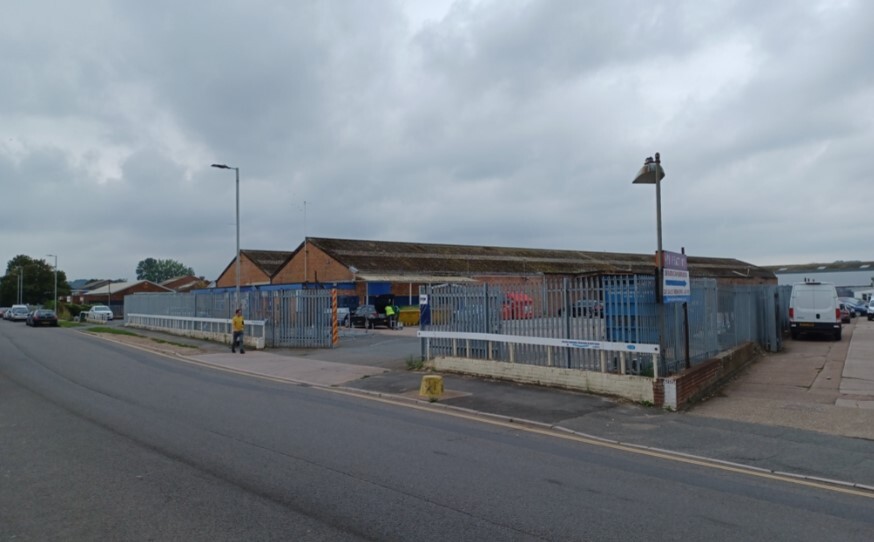 10-12 Marsh Green Rd N, Exeter for lease - Primary Photo - Image 1 of 1