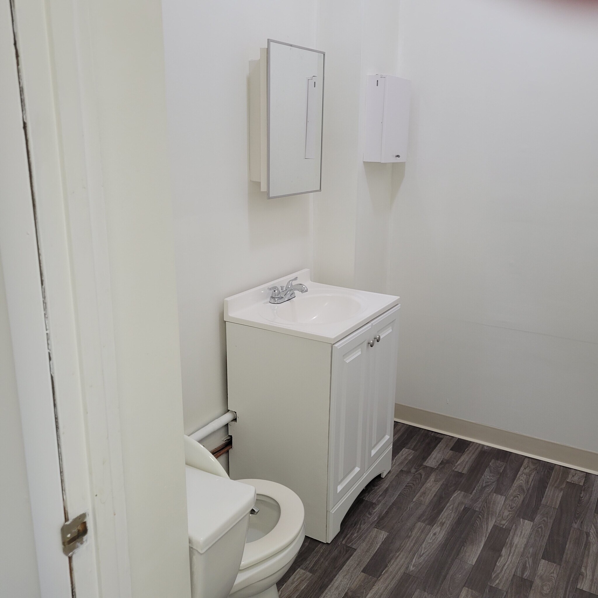 32003296 Chichester Ave, Marcus Hook, PA 19061 Willowbrook Shopping